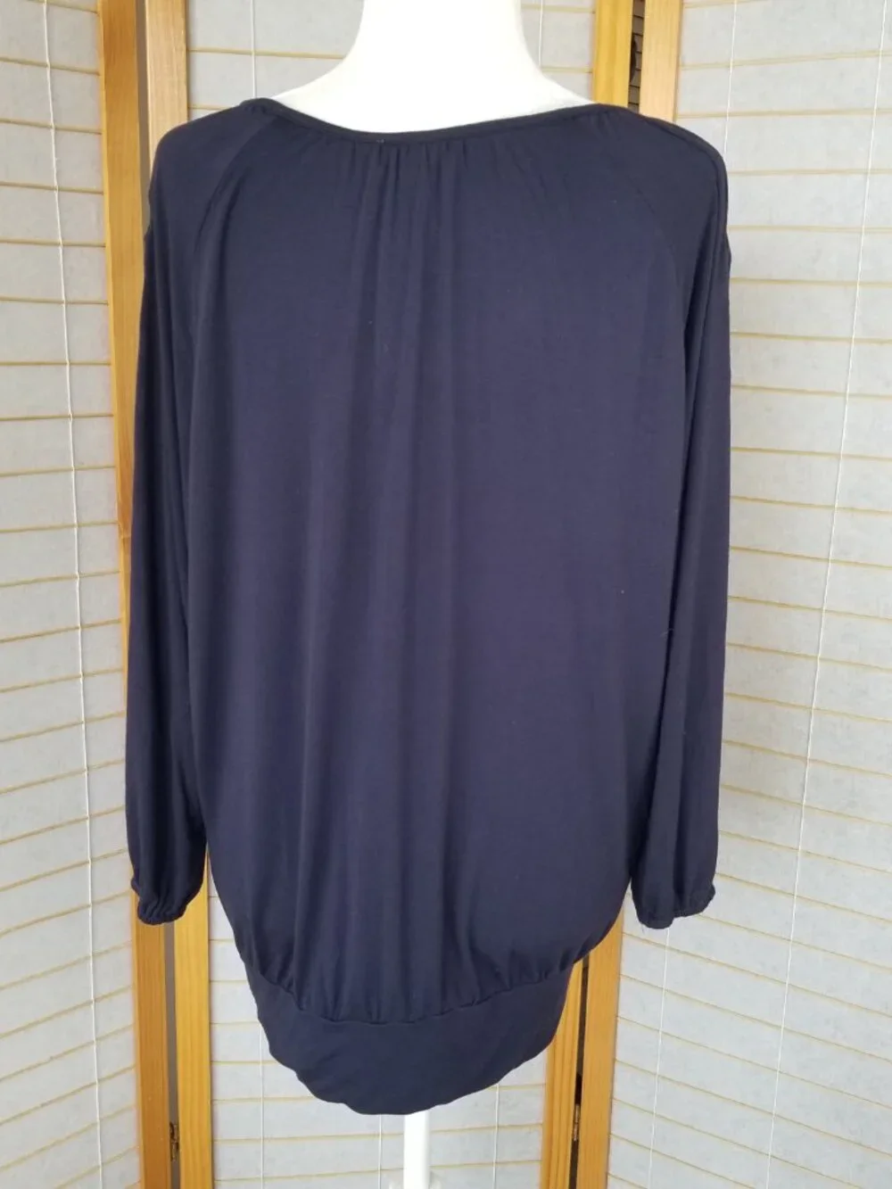Patriotic Carmen Marc Valvo Navy Blue Tunic Top Size Large Sleeve Cutouts Boho - Picture 6 of 11